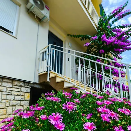 Apartment Crowonder Borik Near The Sea With 2 Balcony, Garden And Bbq