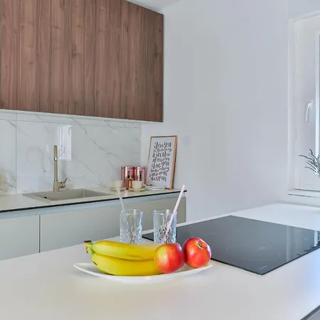 Crowonder Borik Near The Sea With 2 Balcony, Garden And Bbq Apartment *