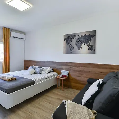 Crowonder Borik Near The Sea With 2 Balcony, Garden And Bbq Zadar