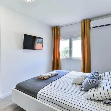 Apartment Crowonder Borik Near The Sea With 2 Balcony, Garden And Bbq *