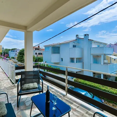 Apartment Crowonder Borik Near The Sea With 2 Balcony, Garden And Bbq Zadar
