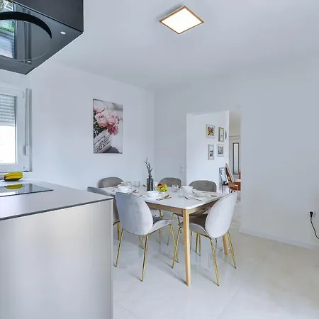 Crowonder Borik Near The Sea With 2 Balcony, Garden And Bbq *